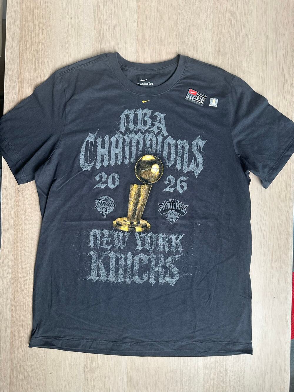 Official Nike x New York Knicks NBA 2026 Championship Grey Tee - Size L - New